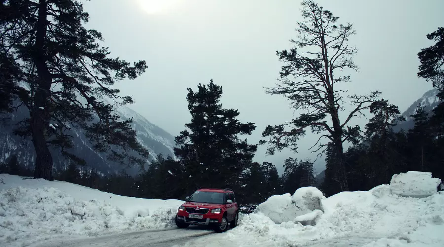 Skoda Yeti в горах Кавказа &copy;&nbsp;Фото ЮГА.ру