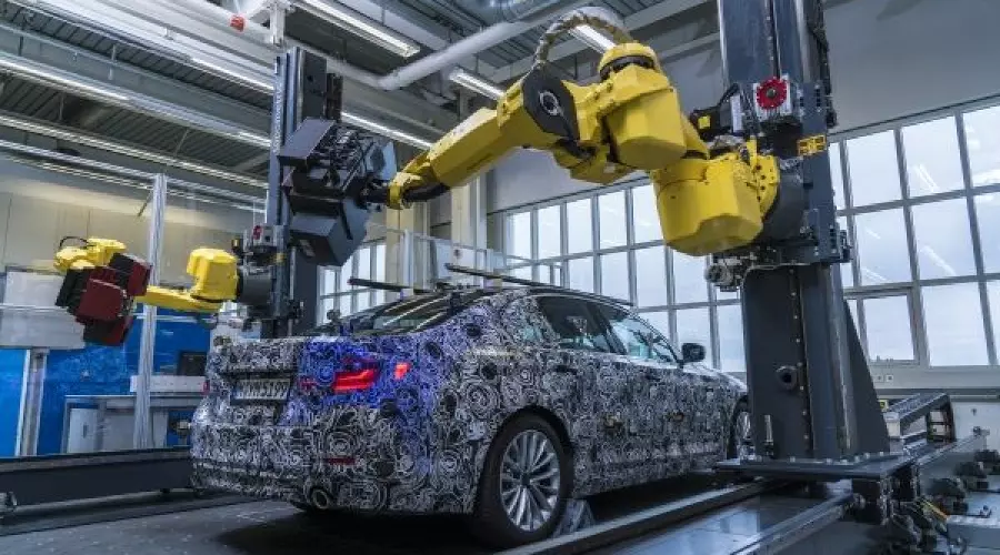 Компания BMW представила уникальную технологию создания 3D-модели автомобиля © Фото ЮГА.ру Компания BMW представила уникальную технологию создания 3D-модели автомобиля © Фото ЮГА.ру
