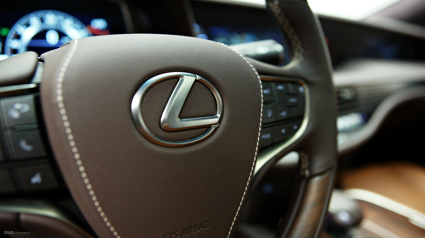 Новый Lexus LS. Салон