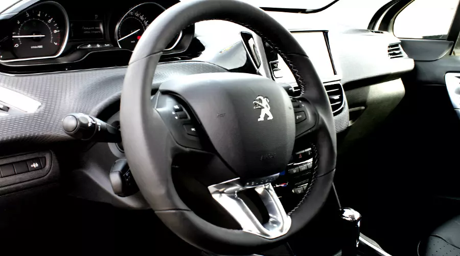 Peugeot 2008. Компактный французский "Львенок" &copy;&nbsp;Фото ЮГА.ру