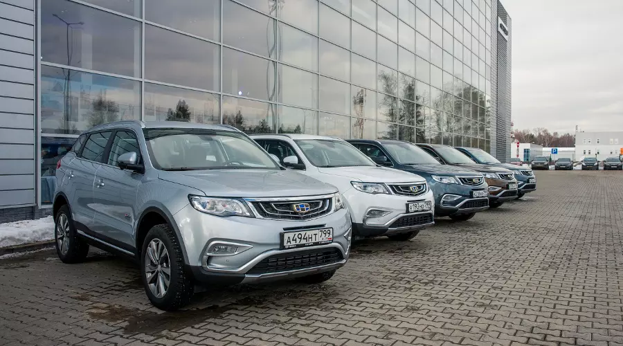 Автосалон Geely &copy;&nbsp;Фото Евгения Мельченко, Юга.ру