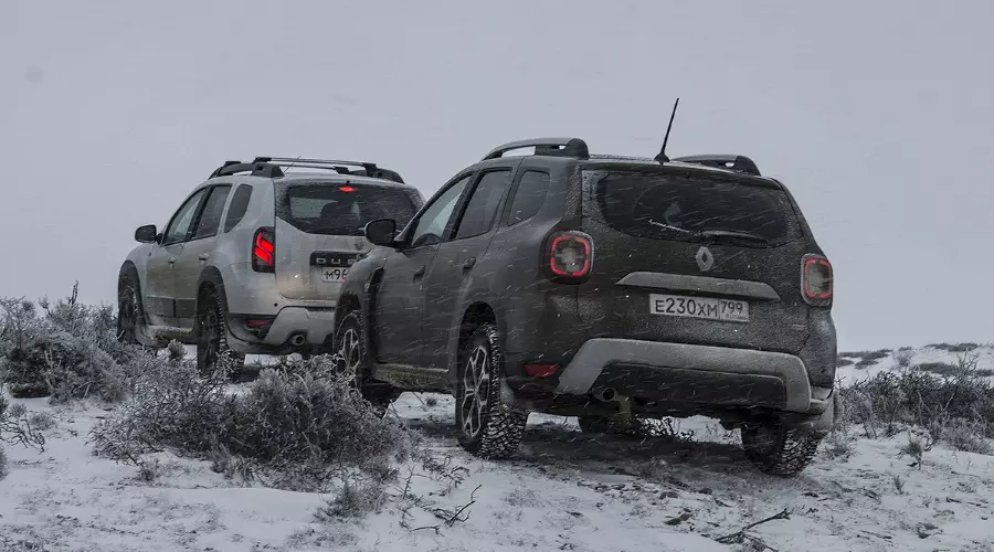 Новый и предыдущий Renault Duster &copy;&nbsp;Фото Евгения Мельченко