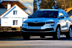 Skoda Karoq &copy;&nbsp;Скриншот видео канала GommeBlog.it: Car & Performance