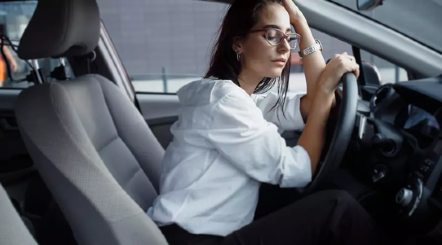 водитель &copy;&nbsp;Сгенерировано с помощью нейросети Gigachat