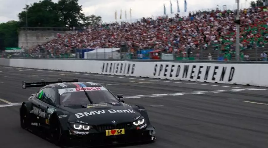Компания BMW представила специальные версии BMW 4 серии в честь российского этапа DTM © Фото ЮГА.ру Компания BMW представила специальные версии BMW 4 серии в честь российского этапа DTM © Фото ЮГА.ру