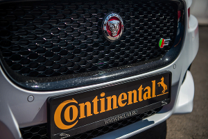 Компания Continental представила и испытала новую шину SportContact 6 © Фото ЮГА.ру