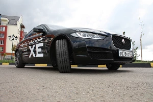 Jaguar XE. Компактный британский кот с резвым нравом &copy;&nbsp;Фото ЮГА.ру