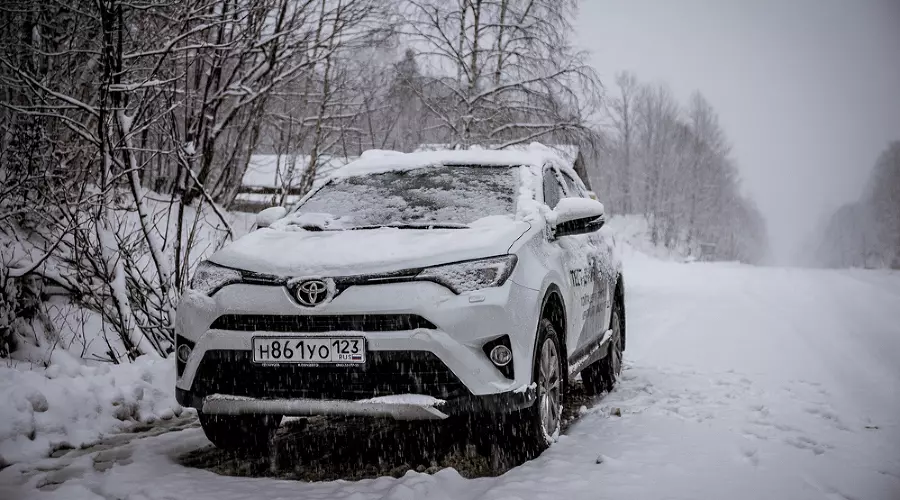 Toyota RAV4 &copy;&nbsp;Фото Евгения Мельченко, Юга.ру