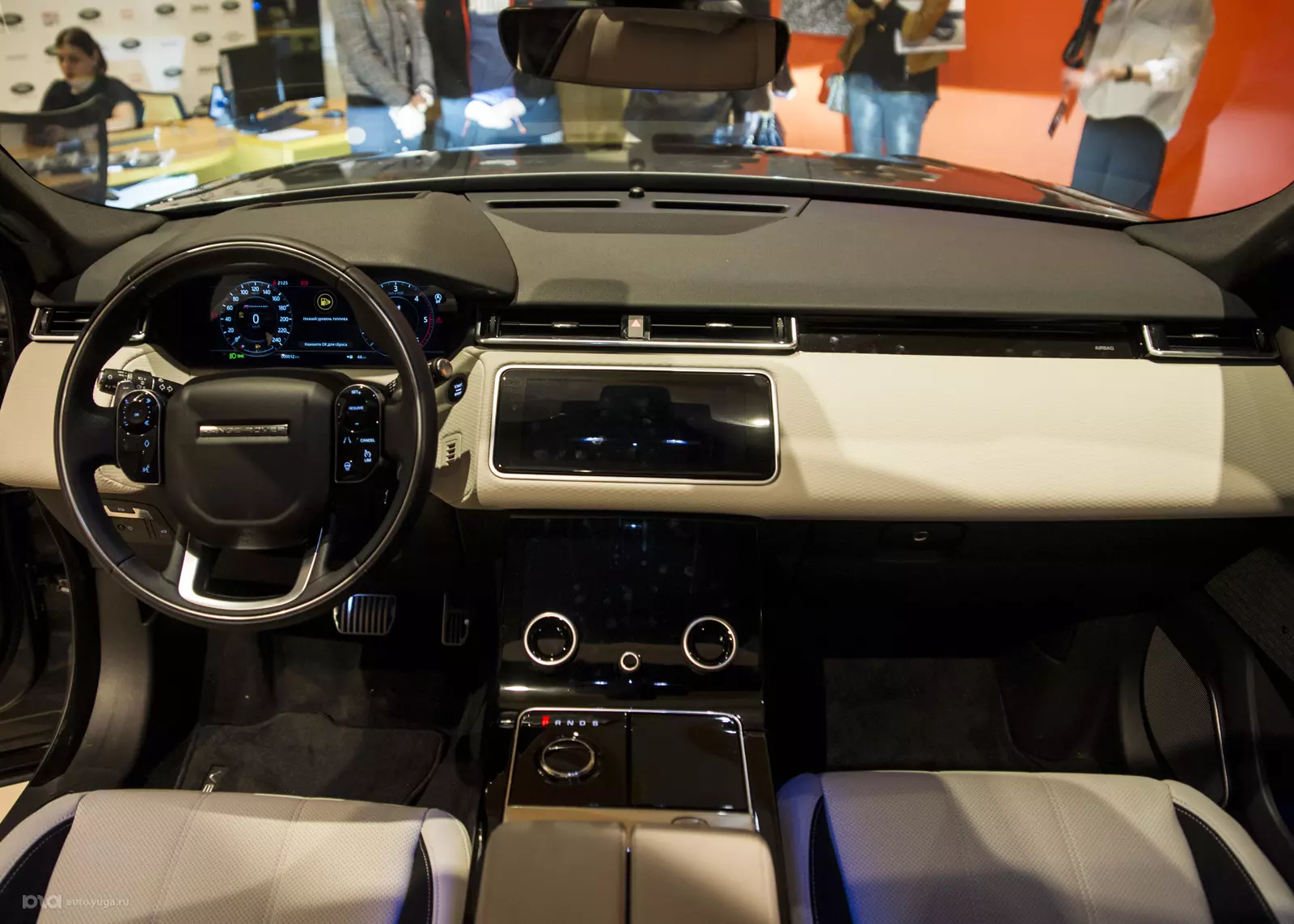 Салон Range Rover Velar