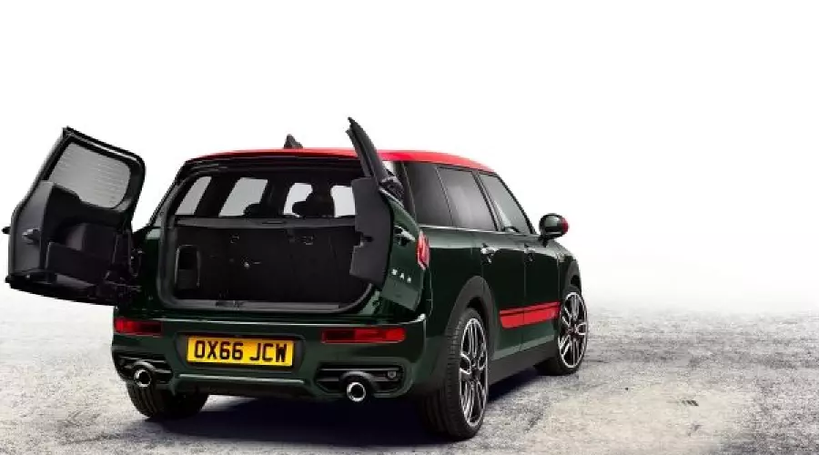 Новый MINI John Cooper Works Clubman © Фото ЮГА.ру Новый MINI John Cooper Works Clubman © Фото ЮГА.ру