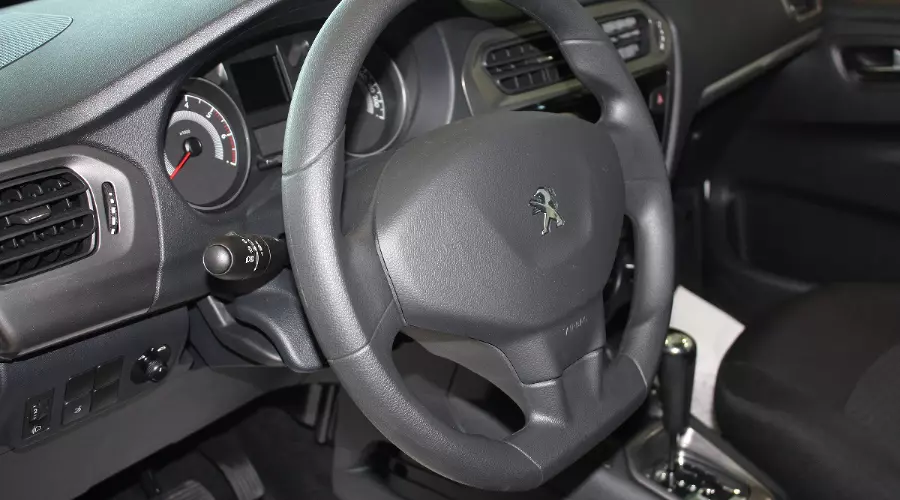 Peugeot 301 &copy;&nbsp;Фото ЮГА.ру