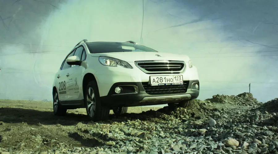 Peugeot 2008. Компактный французский "Львенок" &copy;&nbsp;Фото ЮГА.ру