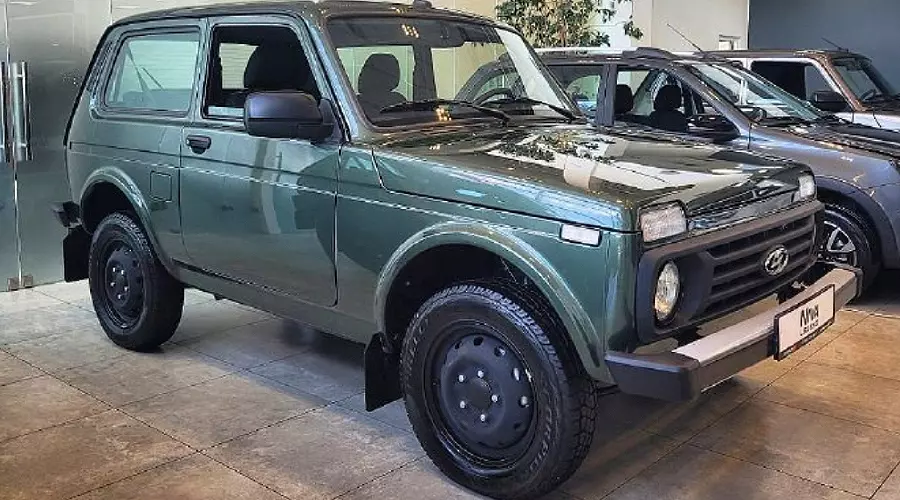 «Нива» в новом цвете &copy;&nbsp;Фото Telegram-канал Максима Кадакова