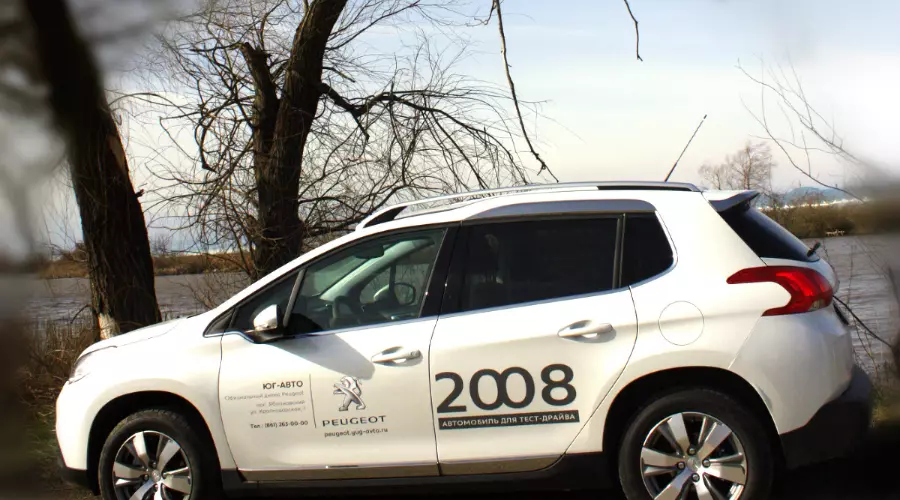Peugeot 2008. Компактный французский "Львенок" &copy;&nbsp;Фото ЮГА.ру