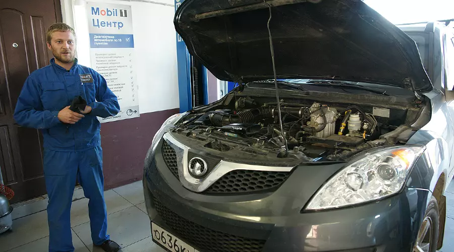 Mobil1. Замена масла в автомобиле: основы и нюансы &copy;&nbsp;Фото ЮГА.ру
