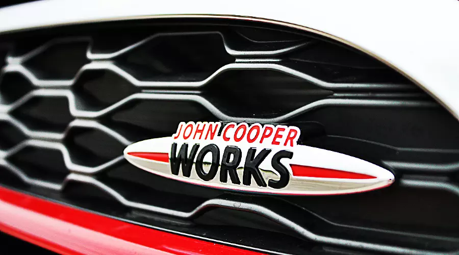Тест-драйв MINI John Cooper Works © Фото ЮГА.ру Тест-драйв MINI John Cooper Works © Фото ЮГА.ру