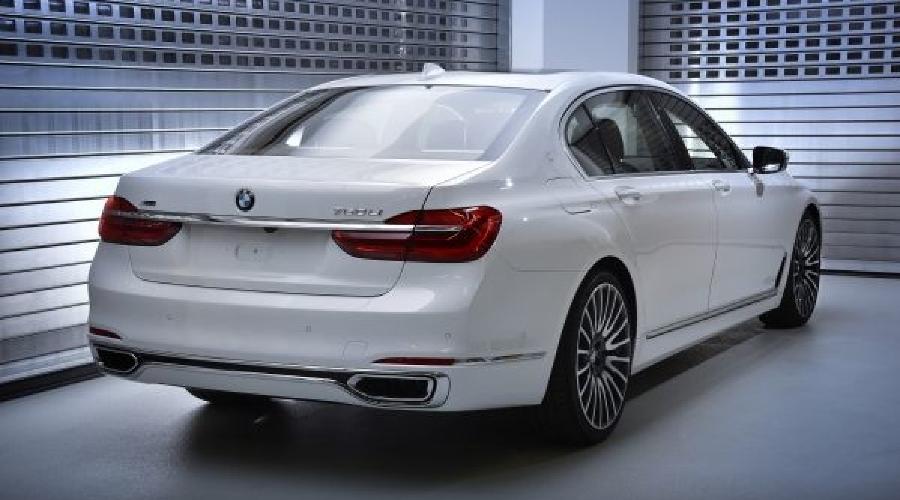 BMW Group представляет специальные версии нового BMW 7 серии © Фото ЮГА.ру