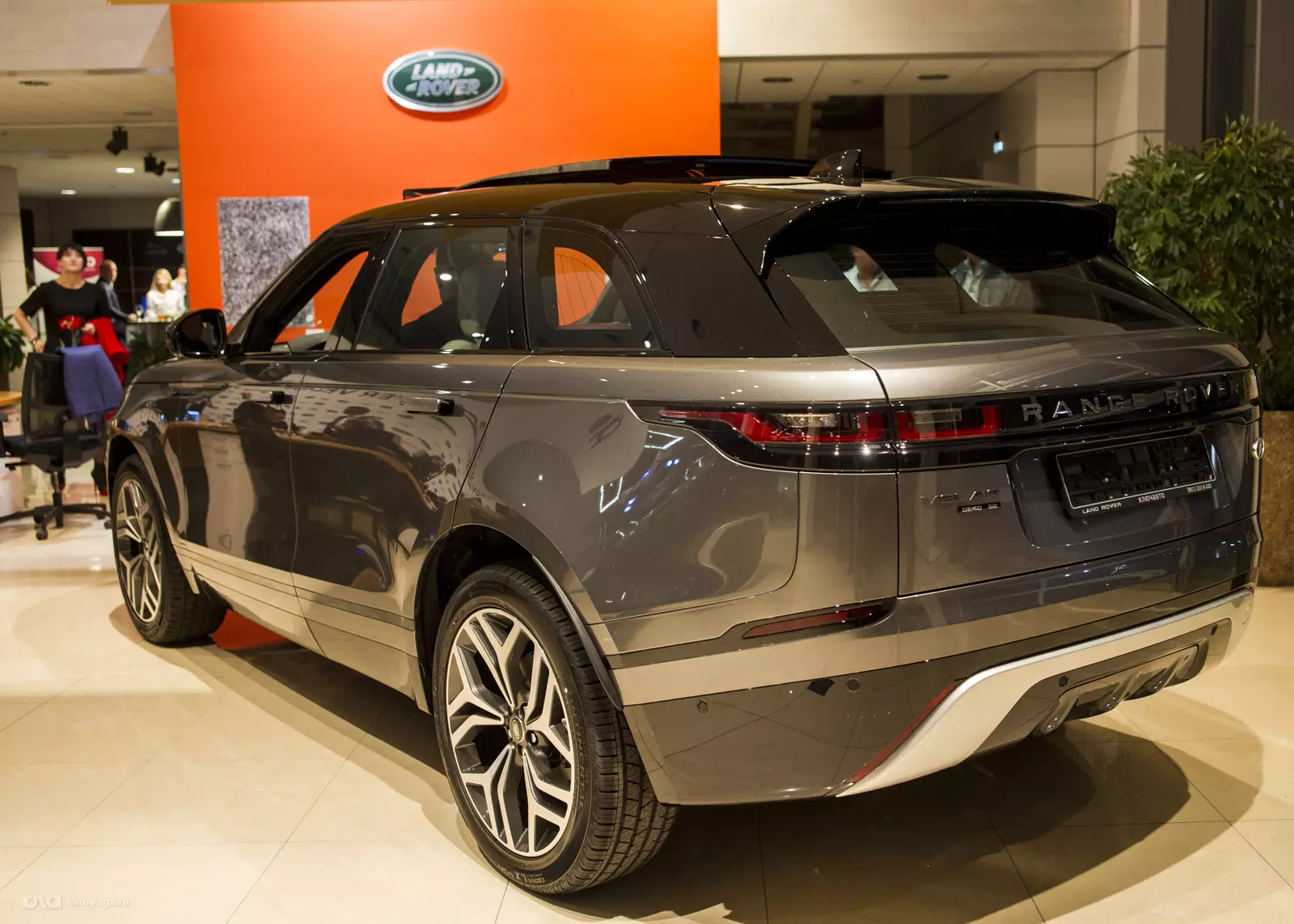 Экстерьер Range Rover Velar