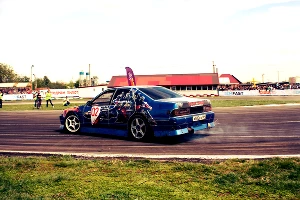 Чемпионат по дрифту "Drift Battle Series 2015". Первый этап в Усть-Лабинске &copy;&nbsp;Фото ЮГА.ру