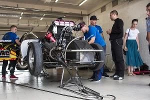 Самые быстрые машины России в столице Чечни &copy;&nbsp;Фото Евгения Мельченко, Юга.ру