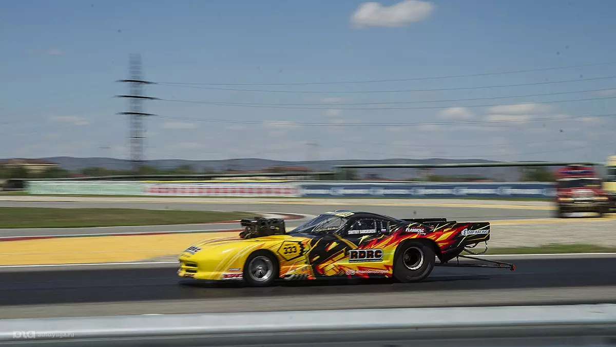 Чемпионский Dodge Viper. Заезд в полуфинале третьего этапа чемпионата России 2018 года