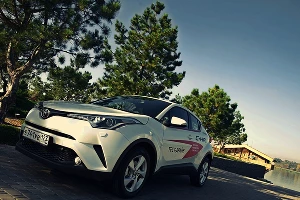 Toyota C-HR. Японский кроссовер &copy;&nbsp;Фото Евгения Мельченко, Юга.ру