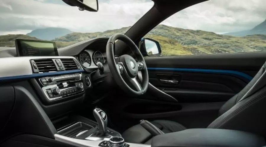 Компания BMW представила специальные версии BMW 4 серии в честь российского этапа DTM © Фото ЮГА.ру Компания BMW представила специальные версии BMW 4 серии в честь российского этапа DTM © Фото ЮГА.ру