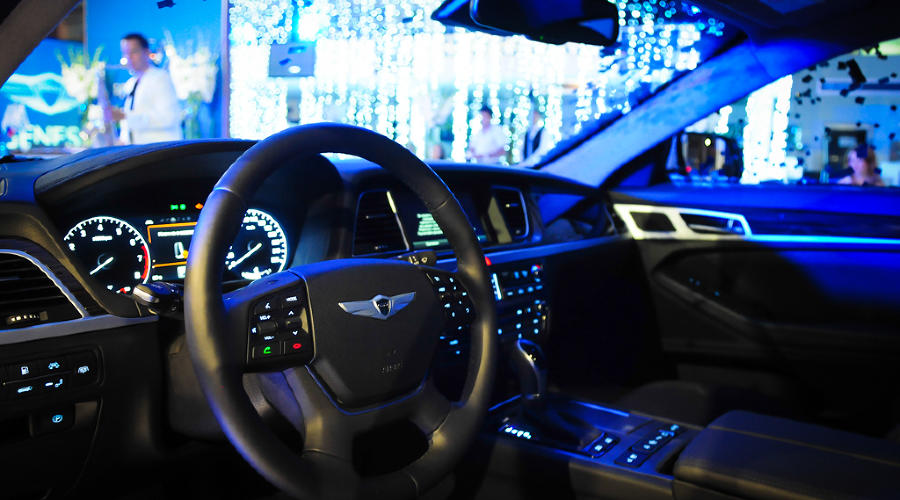 Презентация EQUUS & Genesis в "Юг-Авто" &copy;&nbsp;Елена Синеок, ЮГА.ру