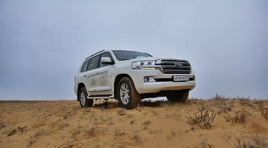 Тест-драйв нового Toyota Land Cruiser 200. В чем соль, брат &copy;&nbsp;Фото ЮГА.ру