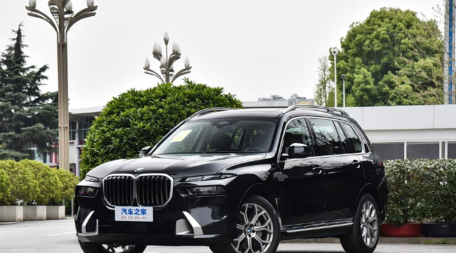 BMW X7 &copy;&nbsp;Фото: Колеса Плюс