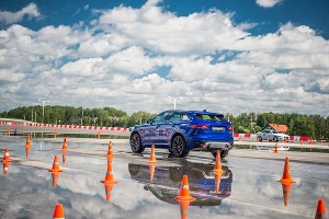Компания Continental представила и испытала новую шину SportContact 6 &copy;&nbsp;Фото ЮГА.ру