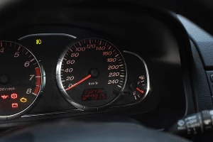 спидометр &copy;&nbsp;Изображение сгенерировано нейросетью Gigachat