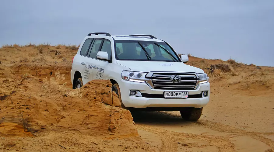 Тест-драйв нового Toyota Land Cruiser 200. В чем соль, брат &copy;&nbsp;Фото ЮГА.ру
