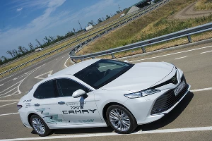 Новая Toyota Camry &copy;&nbsp;Фото Евгения Мельченко, Юга.ру