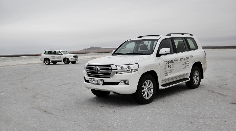 Toyota Land Cruiser 200 &copy;&nbsp;Фото: Евгений Мельченко
