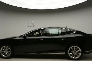 Новый Lexus LS в России &copy;&nbsp;Фото Евгения Мельченко, Юга.ру