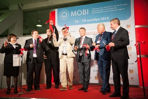 Автомобильная выставка MOBI в Краснодаре &copy;&nbsp;Елена Синеок, ЮГА.ру