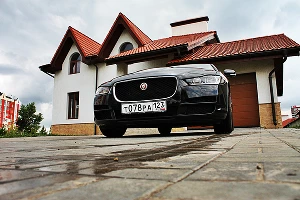 Jaguar XE. Компактный британский кот с резвым нравом &copy;&nbsp;Фото ЮГА.ру