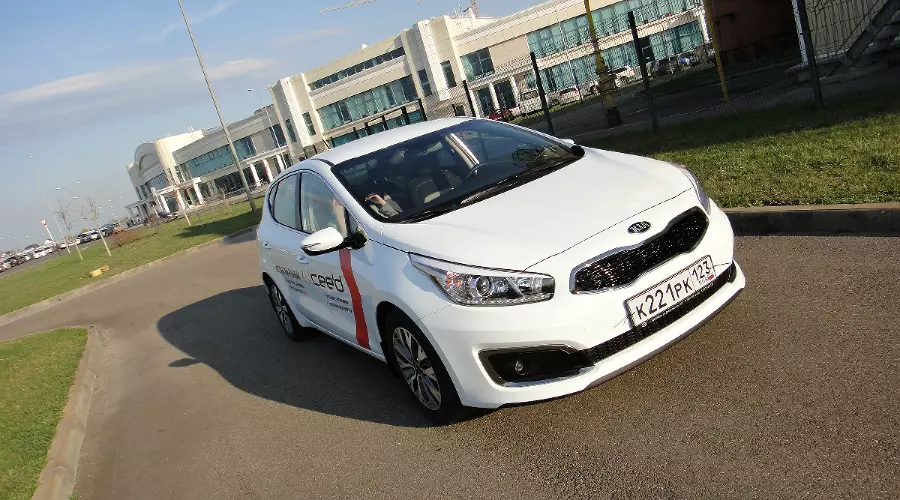 Тест-драйв нового Kia Cee'd 2016 года &copy;&nbsp;Фото ЮГА.ру