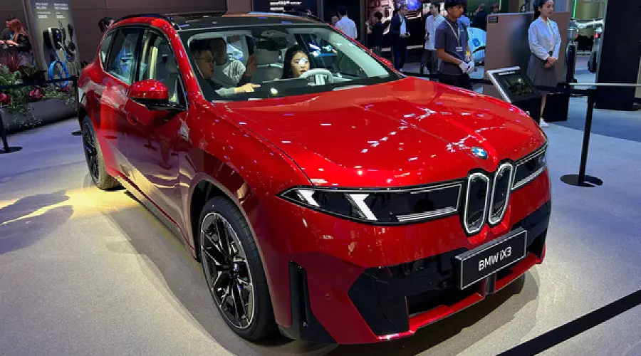 BMW iX3   &copy;&nbsp;Фото: Юрий Воронцов/&laquo;Газета.Ru&raquo;