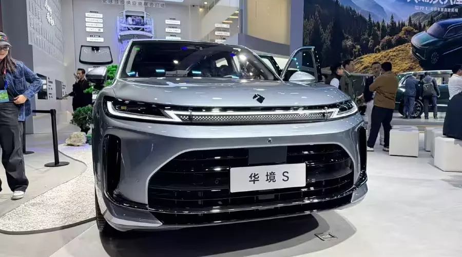 Новый кроссовер Huajing S  &copy;&nbsp;Auto People