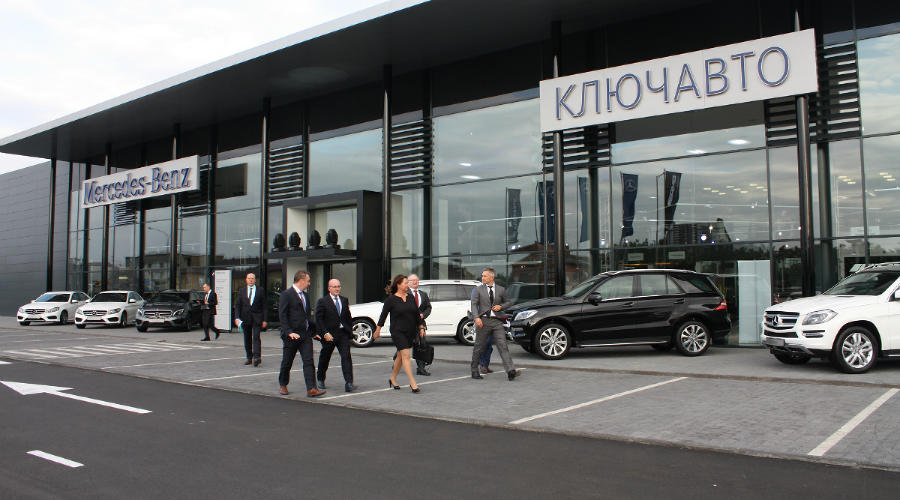 В Краснодаре открылся новый дилерский центр Mercedes-Benz © Фото ЮГА.ру