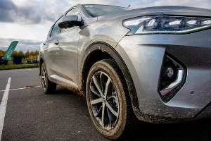 Кроссовер Haval F7. Это не внедорожник, но вне дорог может немало &copy;&nbsp;Фото Евгения Мельченко, Юга.ру