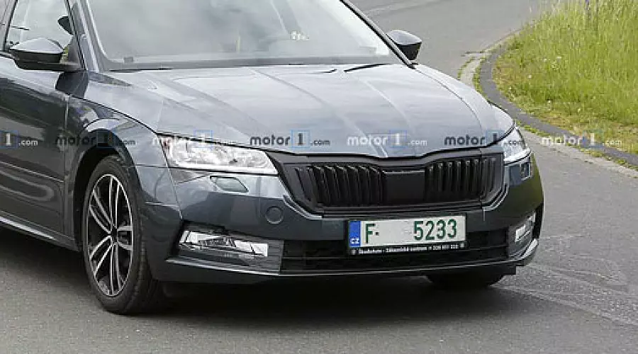 Новое поколение Skoda Octavia &copy;&nbsp;Фото Motor1.com