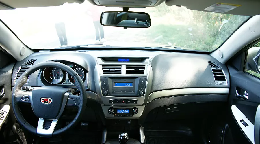 Тест-драйв Geely Emgrand X7. Первый и единственный кросс-Geely &copy;&nbsp;Фото ЮГА.ру