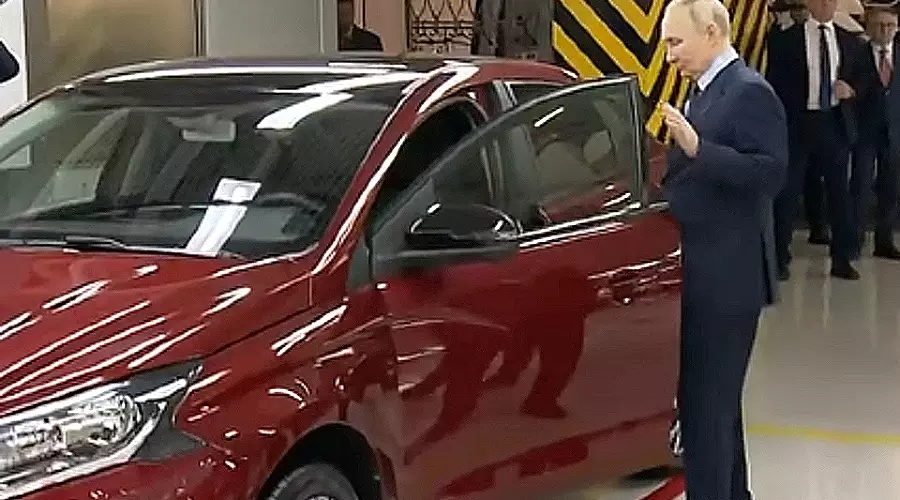 Новая Lada Iskra &copy;&nbsp;Скриншот видео Kremlin.Ru