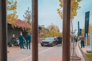 Bentley &copy;&nbsp;Фото Евгения Мельченко, Юга.ру