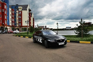 Jaguar XE. Компактный британский кот с резвым нравом &copy;&nbsp;Фото ЮГА.ру