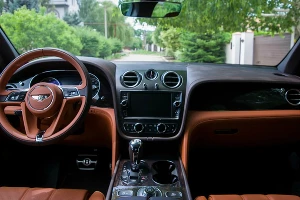 Bentley Bentayga V8 &copy;&nbsp;Фото Евгения Мельченко, Юга.ру