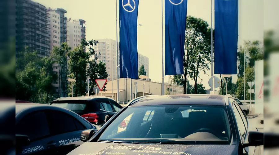 Mercedes-Benz. Не в бровь, а в GLAз &copy;&nbsp;Фото ЮГА.ру